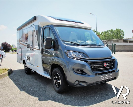 Burstner Travel Van 620: camper nuovo semintegrale con letti gemelli, accessoriato con Pacchetto Premium. Su Fiat Ducato 140 CV. In visione da Italia VR.
