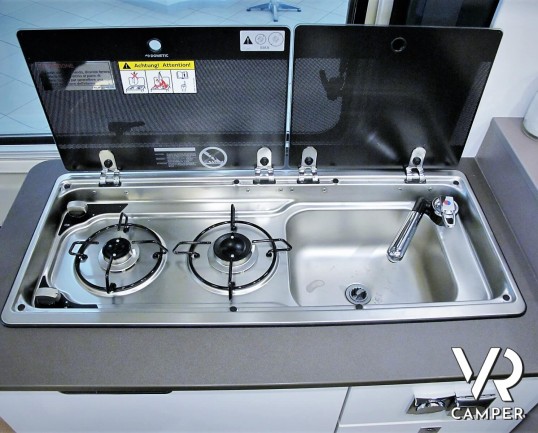 Burstner Eliseo C 540 - camper furgonato nuovo con letto sul tetto, accessoriato con pacchetto Eliseo + Eliseo Select. Su Fiat Ducato