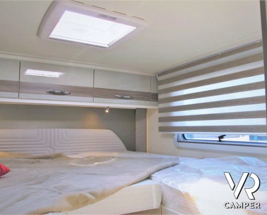 Burstner Travel Van 620: camper nuovo semintegrale con letti gemelli, accessoriato con Pacchetto Premium. Su Fiat Ducato 140 CV. In visione da Italia VR.