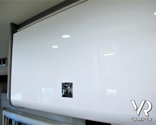 Burstner Eliseo C 540 - camper furgonato nuovo con letto sul tetto, accessoriato con pacchetto Eliseo + Eliseo Select. Su Fiat Ducato