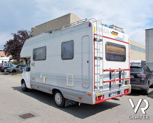 Rimor - Camper usato mansardato con 6 posti letto, su motore Ford 2.5 TD. In vendita da Italia VR a Torino - Druento.