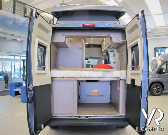 Burstner Eliseo C 540 - camper furgonato nuovo con letto sul tetto, accessoriato con pacchetto Eliseo + Eliseo Select. Su Fiat Ducato