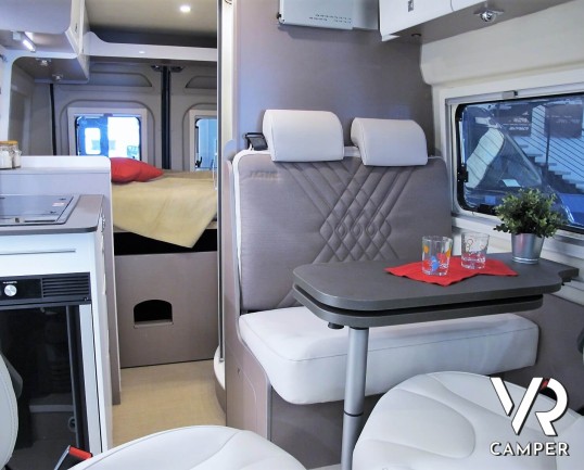 Burstner Eliseo C 540 - camper furgonato nuovo con letto sul tetto, accessoriato con pacchetto Eliseo + Eliseo Select. Su Fiat Ducato