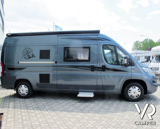 Font Vendôme Horizon 307: furgone camperizzato marchio Font Vendôme con letto matrimoniale posteriore, sospensioni ad aria, veranda, 2° batteria servizi, retrocamera.