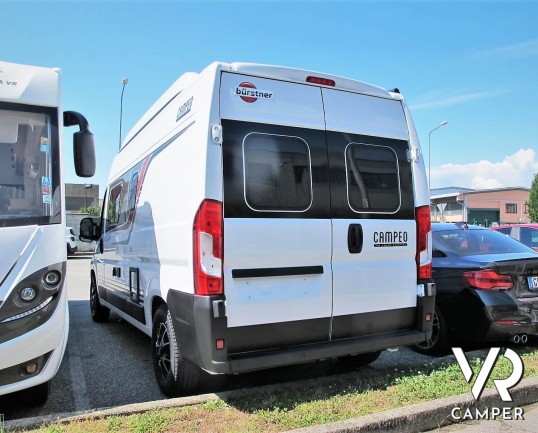 Burstner Campeo C 600: camper furgonato nuovo colore bianco, con letto sul tetto, accessoriato con pacchetto Campeo + Active. Su Fiat Ducato 140 CV.