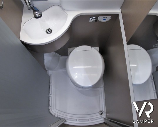 Burstner Eliseo C 540 - camper furgonato nuovo con letto sul tetto, accessoriato con pacchetto Eliseo + Eliseo Select. Su Fiat Ducato