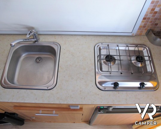 Rimor - Camper usato mansardato con 6 posti letto, su motore Ford 2.5 TD. In vendita da Italia VR a Torino - Druento.