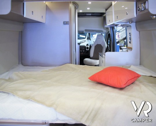Burstner Eliseo C 540 - camper furgonato nuovo con letto sul tetto, accessoriato con pacchetto Eliseo + Eliseo Select. Su Fiat Ducato