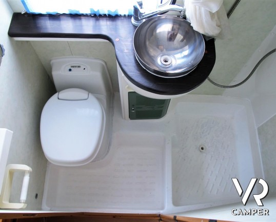 Rimor - Camper usato mansardato con 6 posti letto, su motore Ford 2.5 TD. In vendita da Italia VR a Torino - Druento.