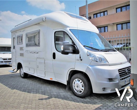 Wingamm Oasi 610 M: camper semintegrale usato dotato di veranda, portabici, antenna satellitare. Su motore Fiat Ducato 160 CV. In vendita da Italia VR