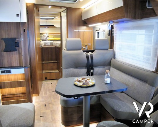 Hymer BMC-I 680: camper nuovo motorhome su Mercedes Benz 170 CV, con letti gemelli e garage, patente C. In vendita da VR CAMPER a Torino - Druento.