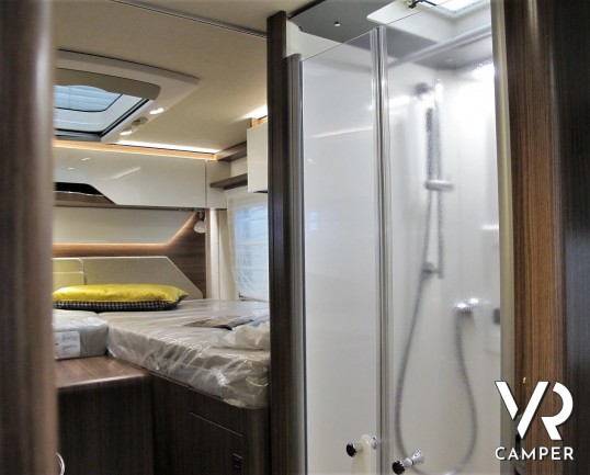 Hymer BMC-I 680: camper nuovo motorhome su Mercedes Benz 170 CV, con letti gemelli e garage, patente C. In vendita da VR CAMPER a Torino - Druento.