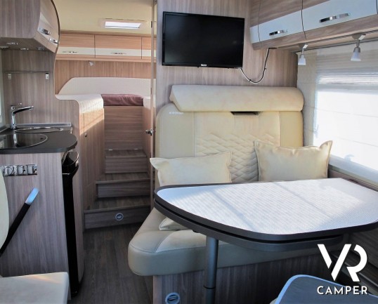 Burstner Travel Van 620 - camper usato recente con pochi km, dotato di veranda, portabici, antenna satellitare, tv. 2 posti letto. Su Fiat Ducato 140 CV