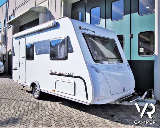 Sterckeman Alize: Caravan roulotte con 4 posti letto, lunghezza inferiore a 6 metri. In vendita da VR Camper a Torino - Druento.