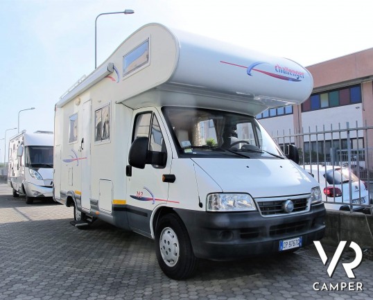 Challenger 163: camper usato con antenna satellitare, condizionatore in cabina, regolatore di velocità, frigorifero 135 lt. Su motore Fiat Ducato 2.8 JTD.