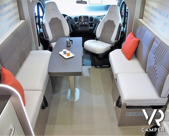 Burstner Lyseo TD 680 Privilège - Camper semintegrale nuovo con dinette face-to-face, letto basculante sopra dinette, bagno ampio posteriore, garage. In vendita da VR Camper a Torino.