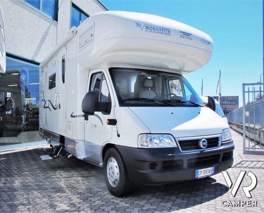 Mobilvetta Icaro S 12 - camper usato mansardato con 6 posti letto, veranda, portabici, Turbovent. Su Fiat Ducato 127 CV. In visione da VR Camper a Torino