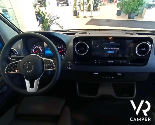 Hymer Van Free 600 S - camper furgonato nuovo su base Mercedes-Benz Sprinter, 170 CV. Dotato di tetto sollevabile e 4 posti letto. In visione da VR Camper