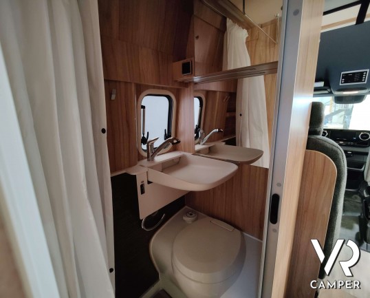 Hymer Van Grand Canyon S 4x4 Crossover su base Mercedes