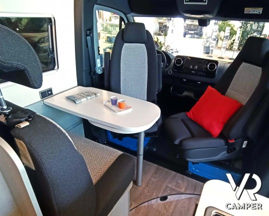 Hymer Van Free 600 S - camper furgonato nuovo su base Mercedes-Benz Sprinter, 170 CV. Dotato di tetto sollevabile e 4 posti letto. In visione da VR Camper