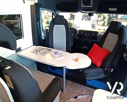 Hymer Van Free 600 S - camper furgonato nuovo su base Mercedes-Benz Sprinter, 170 CV. Dotato di tetto sollevabile e 4 posti letto. In visione da VR Camper