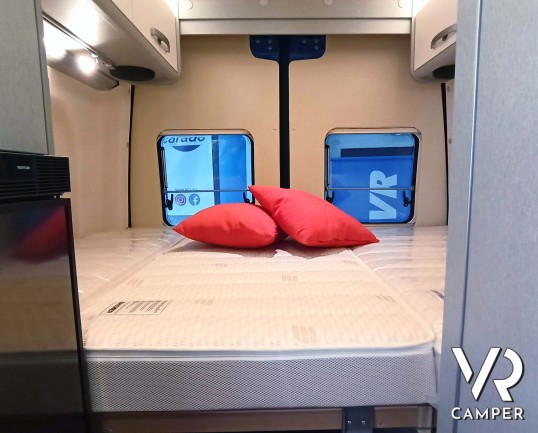 Hymer Van Free 600 S - camper furgonato nuovo su base Mercedes-Benz Sprinter, 170 CV. Dotato di tetto sollevabile e 4 posti letto. In visione da VR Camper