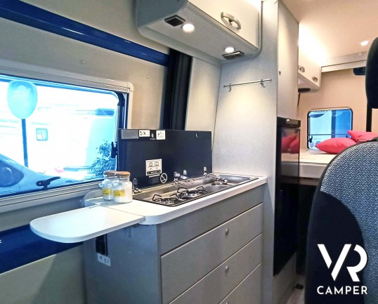 Hymer Van Free 600 S - camper furgonato nuovo su base Mercedes-Benz Sprinter, 170 CV. Dotato di tetto sollevabile e 4 posti letto. In visione da VR Camper