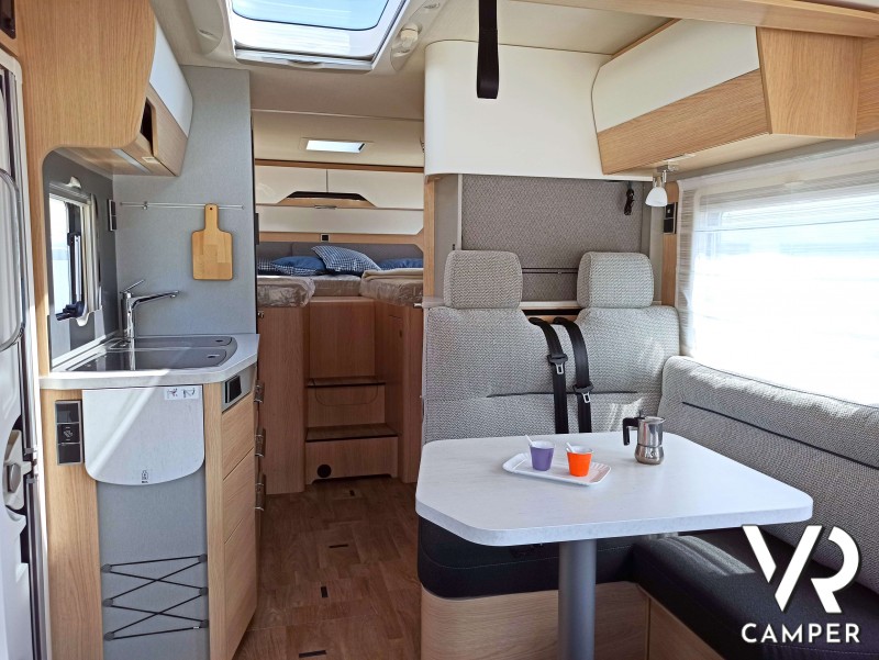 Hymer BMC-I 580, camper motorhome con letti gemelli su Mercedes-Benz