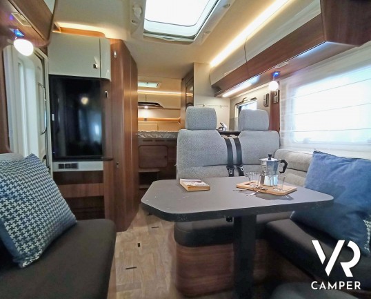 Hymer B-MC I 550 Whiteline - camper nuovo motorhome con letto matrimoniale + basculante, accessoriato con pacchetto WhiteLine, su Mercedes-Benz 170 CV. Da VR Camper a Torino - Druento.