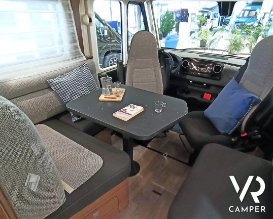 Hymer B-MC I 550 Whiteline - camper nuovo motorhome con letto matrimoniale + basculante, accessoriato con pacchetto WhiteLine, su Mercedes-Benz 170 CV. Da VR Camper a Torino - Druento.