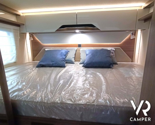 Hymer B-MC I 550 Whiteline - camper nuovo motorhome con letto matrimoniale + basculante, accessoriato con pacchetto WhiteLine, su Mercedes-Benz 170 CV. Da VR Camper a Torino - Druento.