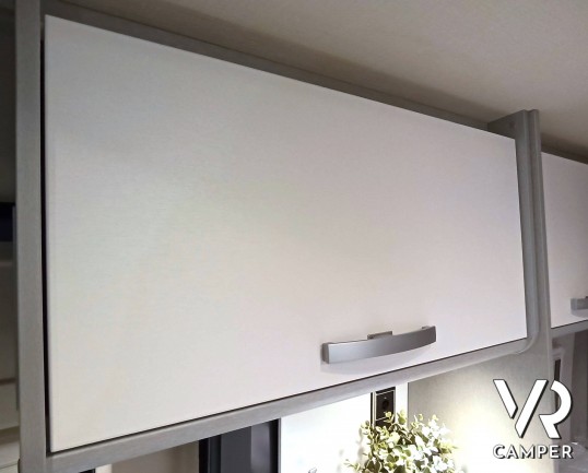 Hymer Van FREE 540 "Blue Evolution" - Furgonato con tetto sollevabile e 4 posti letto, su Fiat Ducato 140 CV. In vendita da VR Camper a Torino - Druento.