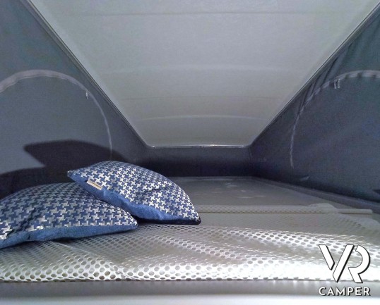 Hymer Van FREE 540 "Blue Evolution" - Furgonato con tetto sollevabile e 4 posti letto, su Fiat Ducato 140 CV. In vendita da VR Camper a Torino - Druento.