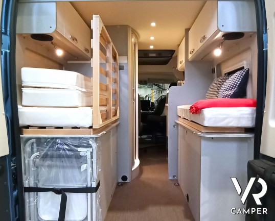Hymer Van FREE 540 "Blue Evolution" - Furgonato con tetto sollevabile e 4 posti letto, su Fiat Ducato 140 CV. In vendita da VR Camper a Torino - Druento.