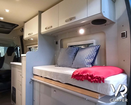 Hymer Van FREE 540 "Blue Evolution" - Furgonato con tetto sollevabile e 4 posti letto, su Fiat Ducato 140 CV. In vendita da VR Camper a Torino - Druento.
