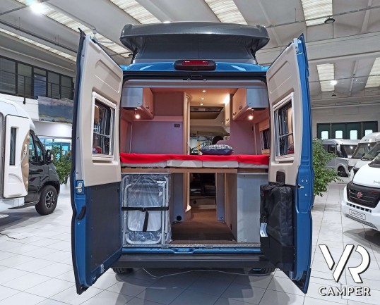 Hymer Van FREE 540 "Blue Evolution" - Furgonato con tetto sollevabile e 4 posti letto, su Fiat Ducato 140 CV. In vendita da VR Camper a Torino - Druento.