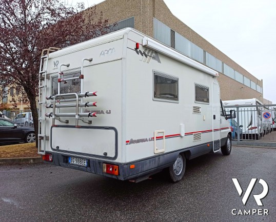 Arca Arcadia 4.3: camper semintegrale usato di lunghezza inferiore ai 7 metri. Su Fiat Ducato 2,8 JTD. In vendita da VR Camper a Torino - Druento.