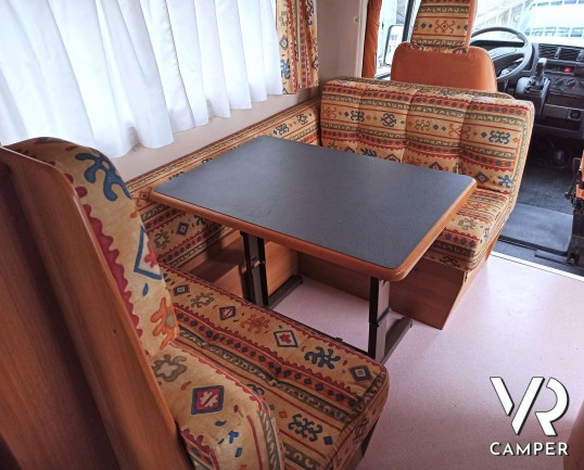 Arca Arcadia 4.3: camper semintegrale usato di lunghezza inferiore ai 7 metri. Su Fiat Ducato 2,8 JTD. In vendita da VR Camper a Torino - Druento.