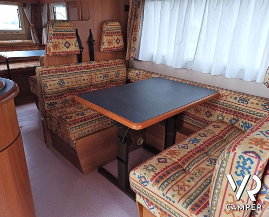 Arca Arcadia 4.3: camper semintegrale usato di lunghezza inferiore ai 7 metri. Su Fiat Ducato 2,8 JTD. In vendita da VR Camper a Torino - Druento.