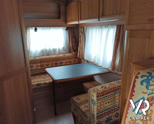 Arca Arcadia 4.3: camper semintegrale usato di lunghezza inferiore ai 7 metri. Su Fiat Ducato 2,8 JTD. In vendita da VR Camper a Torino - Druento.