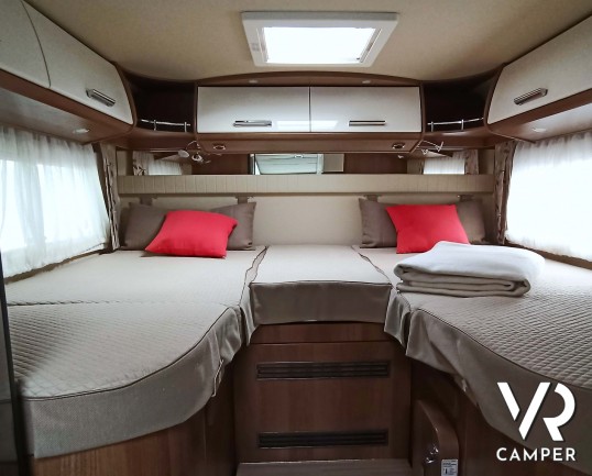 Carthago C-Tourer I 141 - Carthago C-Tourer I 141: camper motorhome compatto, ex noleggio, con letti gemelli in coda e garage. In vendita da VR Camper a Torino