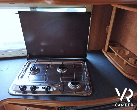 Arca Arcadia 4.3: camper semintegrale usato di lunghezza inferiore ai 7 metri. Su Fiat Ducato 2,8 JTD. In vendita da VR Camper a Torino - Druento.