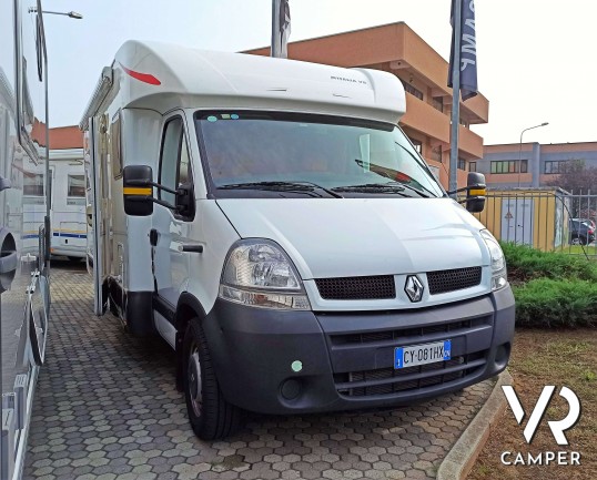 Rimor X-Go 202, Camper semintegrale usato 4 posti, dotato di veranda. Su motore Renault Master 136 CV. In vendita da VR Camper a Torino - Druento