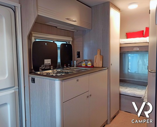 Burstner Premio Life 415 TK è la caravan a misura di vacanza di serie tutto l'equipaggiamento necessario per rilassarsi e godersi il viaggio. Da VR Camper a Torino