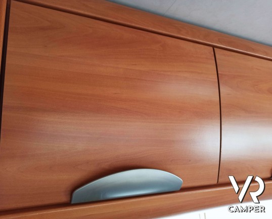 Hymer B 544 SL, camper motorhome 4 posti letto, su Ducato 3.000. Dotato di Veranda, portabici, porta moto, portapacchi, antenna satellitare. Da VR Camper a Torino