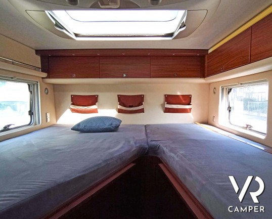 Hymer S 830: camper motorhome 4 posti letto, con veranda elettrica. Per patente C. Su Mercedes-Benz 184 CV. In vendita da VR Camper a Druento - Torino.