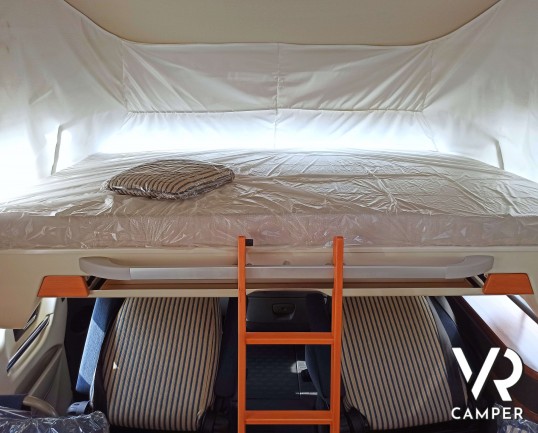 Hymer B 544 SL, camper motorhome 4 posti letto, su Ducato 3.000. Dotato di Veranda, portabici, porta moto, portapacchi, antenna satellitare. Da VR Camper a Torino