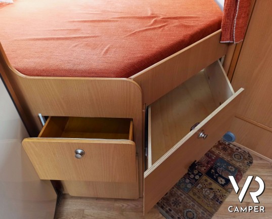 Rimor X-Go 202, Camper semintegrale usato 4 posti, dotato di veranda. Su motore Renault Master 136 CV. In vendita da VR Camper a Torino - Druento