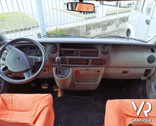 Rimor X-Go 202, Camper semintegrale usato 4 posti, dotato di veranda. Su motore Renault Master 136 CV. In vendita da VR Camper a Torino - Druento