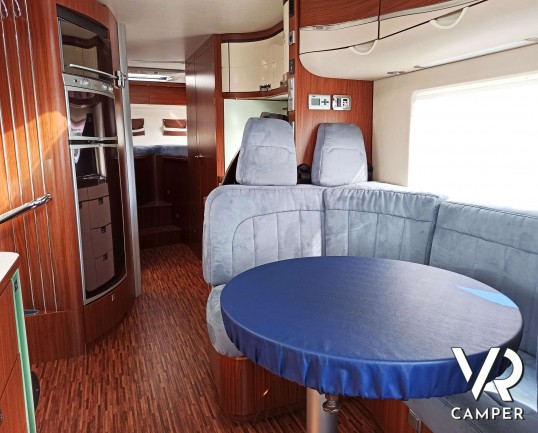 Hymer S 830: camper motorhome 4 posti letto, con veranda elettrica. Per patente C. Su Mercedes-Benz 184 CV. In vendita da VR Camper a Druento - Torino.